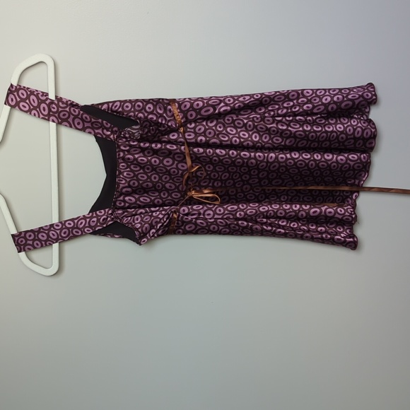 Gorgeous satin top with ribbon detail - Picture 2 of 10